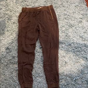 Army green zipper capris